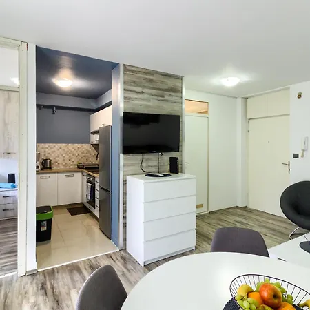 Lungomare Appartement *